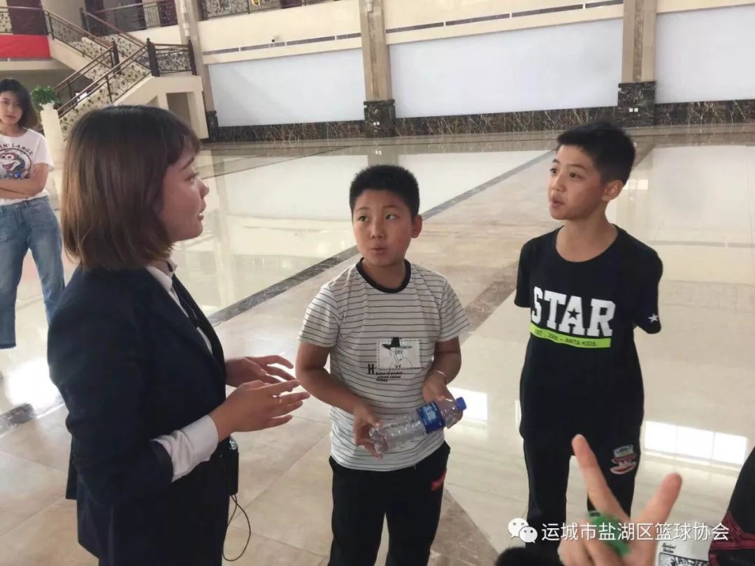 如何根据篮球比赛的不同阶段调整力量训练强度？_0