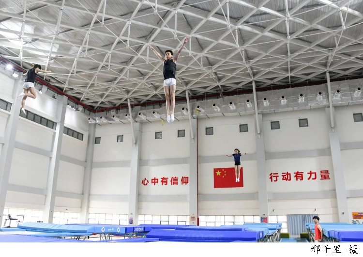 大学生篮球爱好者如何借鉴偶像的成长路径_0